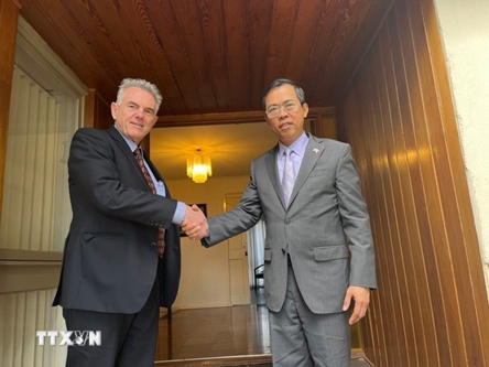 Australian partners, OVs voice strong support for 14th National Party Congress